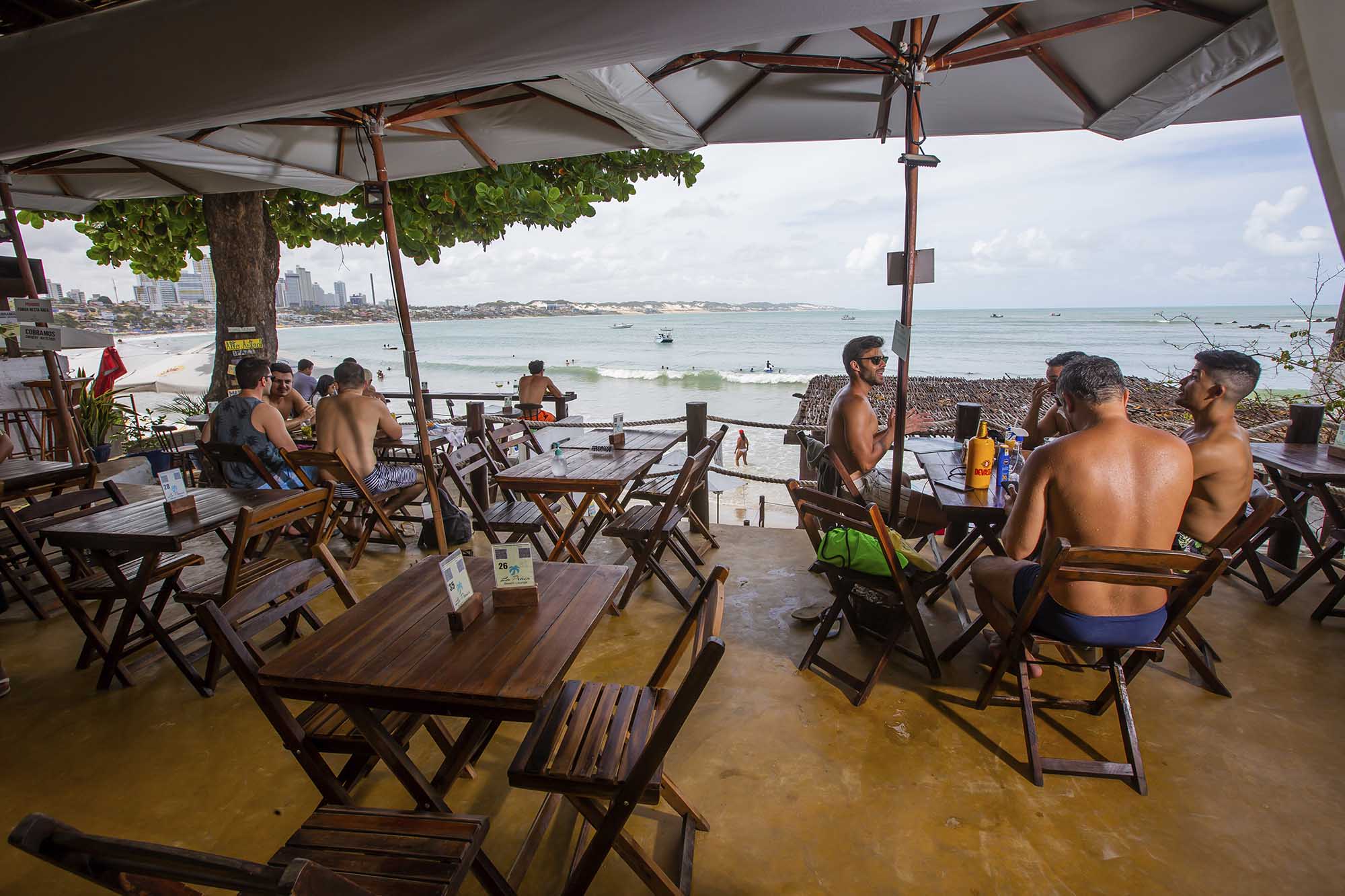 La Praia Beach Lounge é ótima opção perto do Morro do Careca - Revista  Deguste